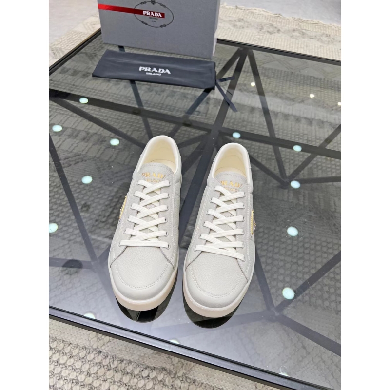 Pra*a casual shoes